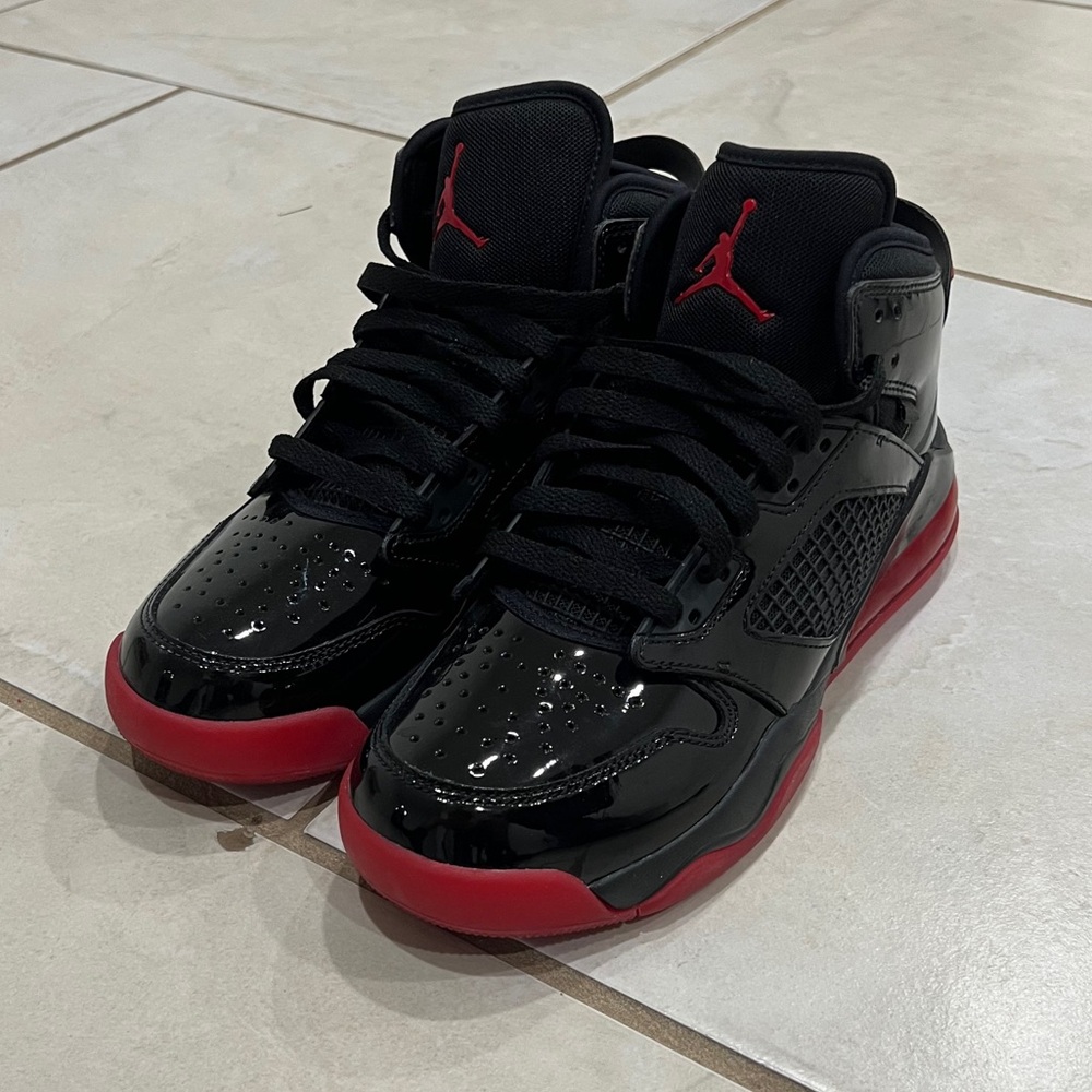 Jordan  Black and Red Sneakers
